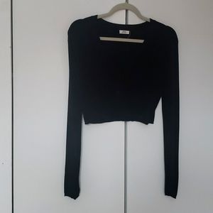 Black long sleeve crop top